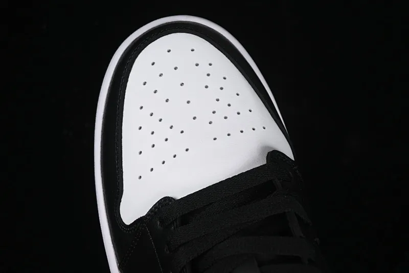 All categories Air Jordan Jordan series basketball shoes Air Jordan 1 Low Air Jordan 1 Low AJ1 Joe 1 black and white low-top retro basketball shoes 553558-043
